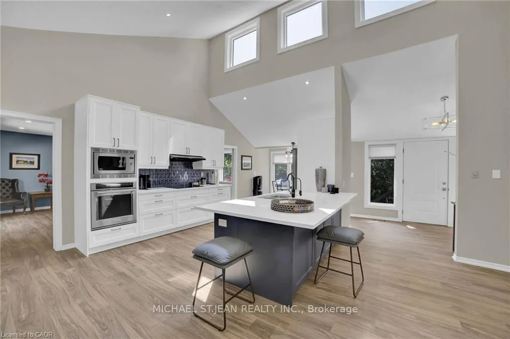 Photo 14 of 11 Weneil Drive, Hamilton, Freelton — HOMEH