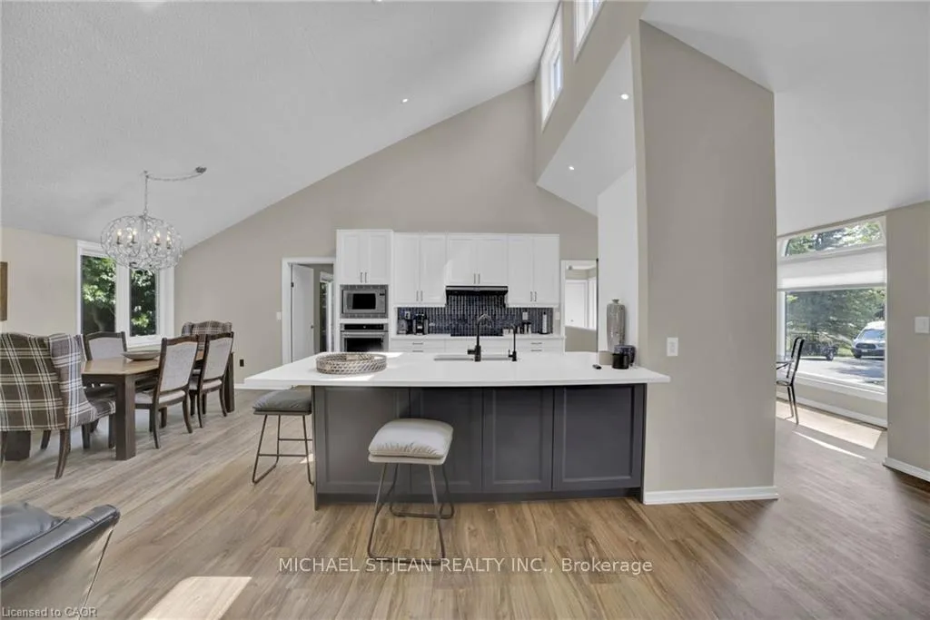 Photo 15 of 11 Weneil Drive, Hamilton, Freelton — HOMEH