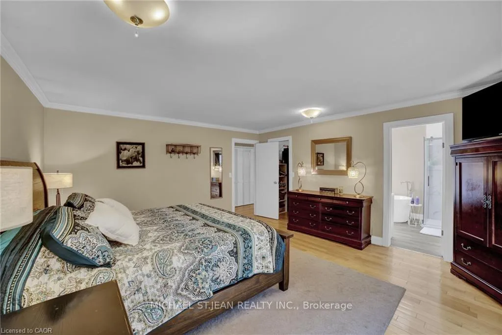Photo 24 of 11 Weneil Drive, Hamilton, Freelton — HOMEH