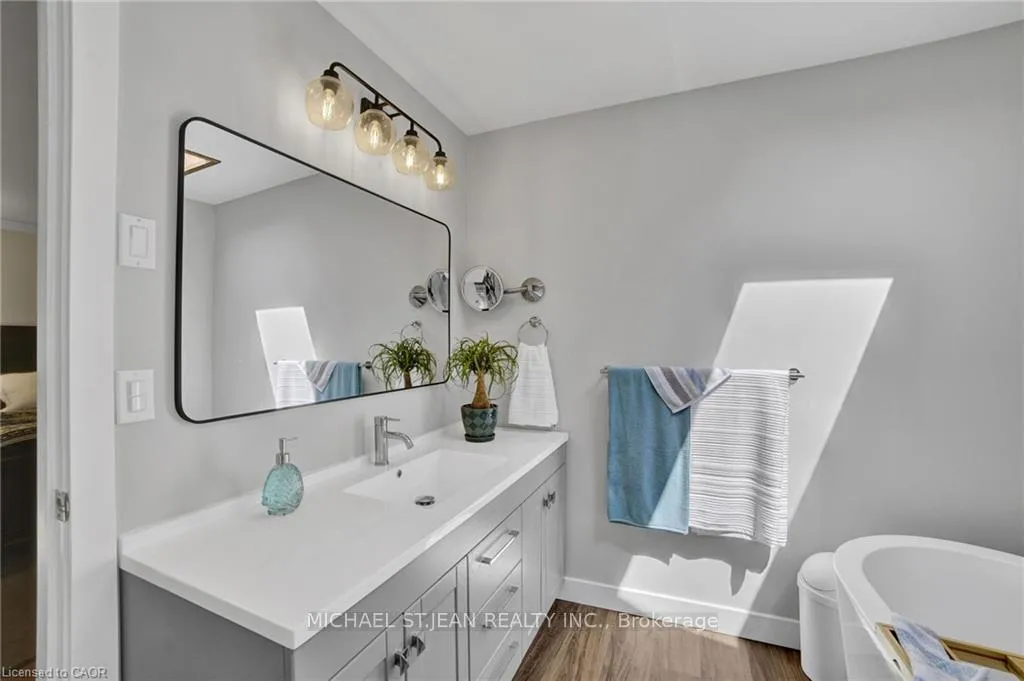 Photo 27 of 11 Weneil Drive, Hamilton, Freelton — HOMEH