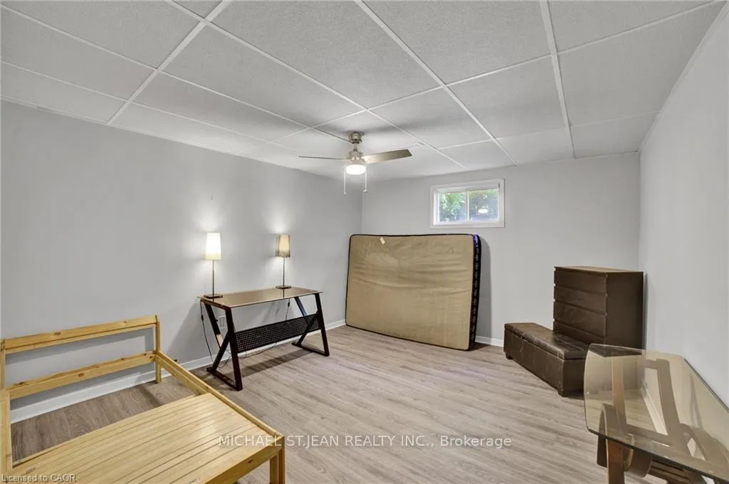 Photo 36 of 11 Weneil Drive, Hamilton, Freelton — HOMEH