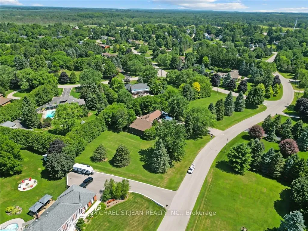 Photo 43 of 11 Weneil Drive, Hamilton, Freelton — HOMEH