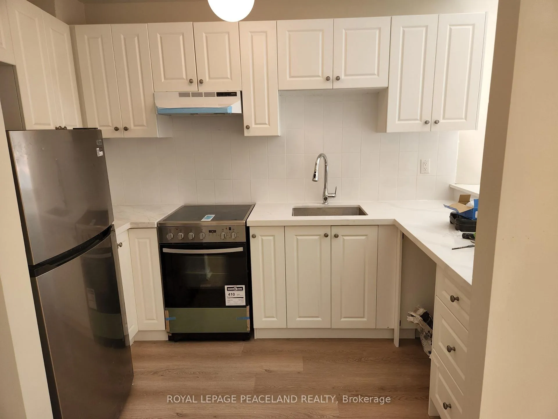Photo 1 of Unit 5, 556 Spadina Crescent, Toronto, University — HOMEH