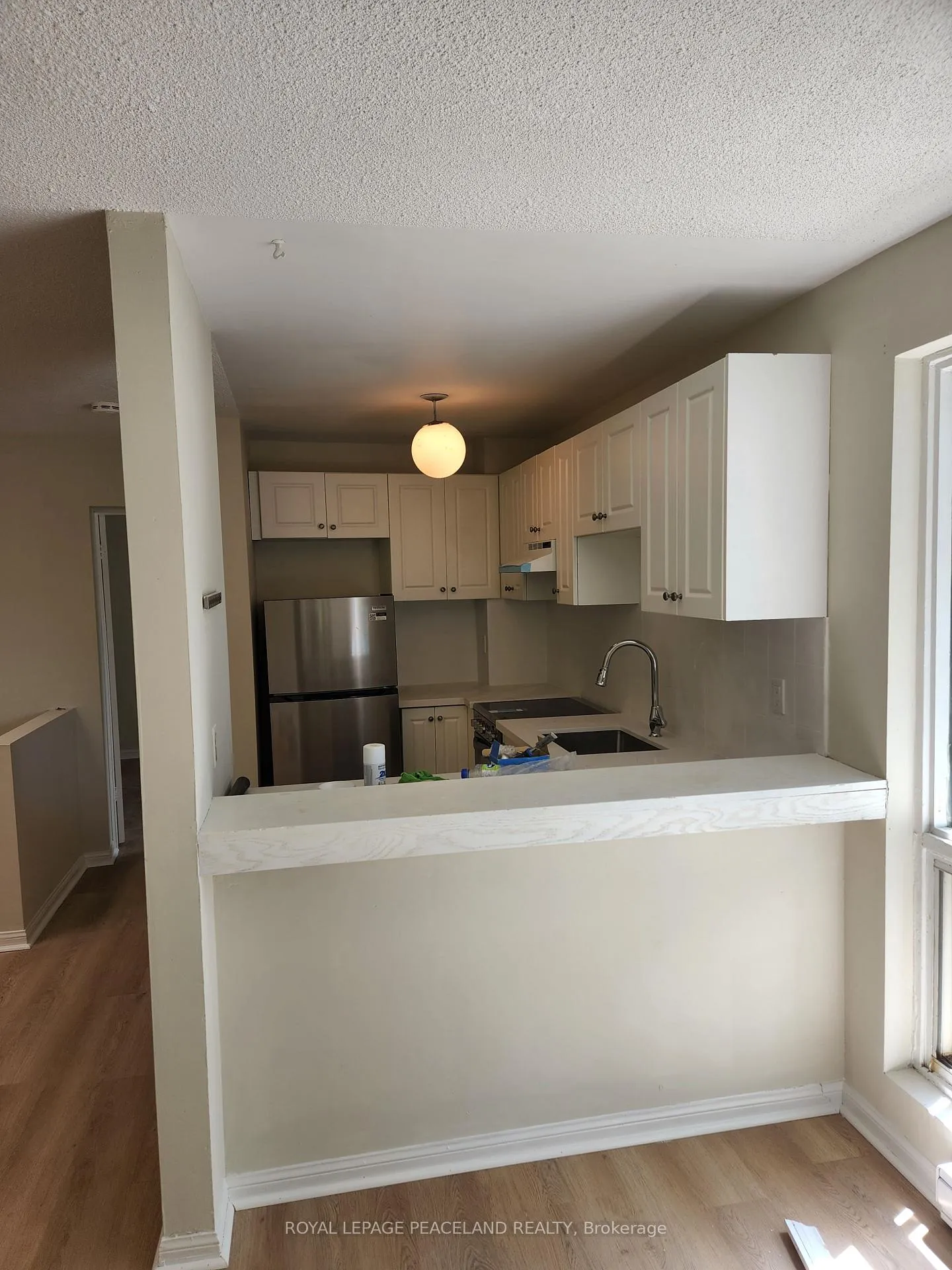 Photo 4 of Unit 5, 556 Spadina Crescent, Toronto, University — HOMEH