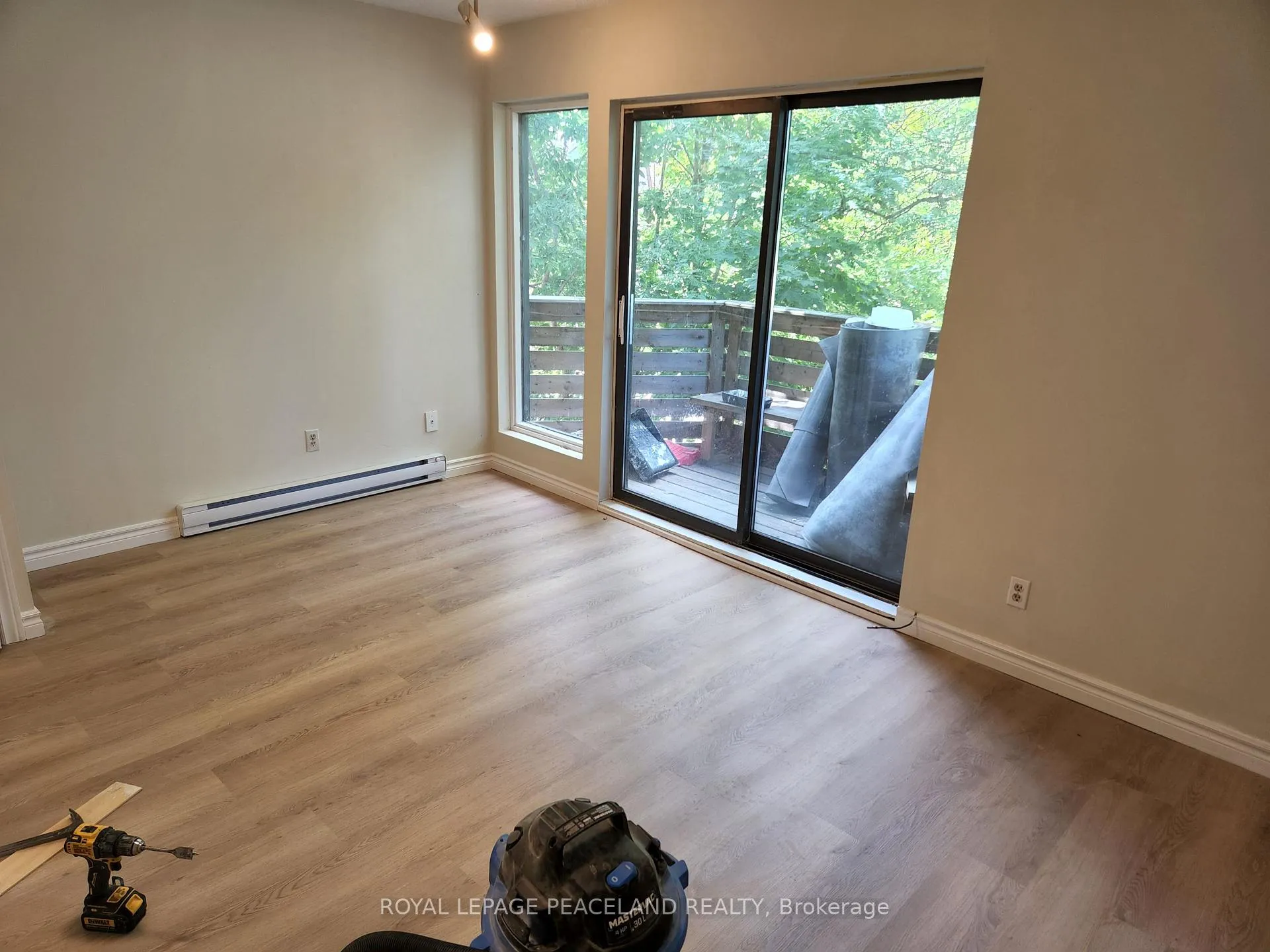 Photo 7 of Unit 5, 556 Spadina Crescent, Toronto, University — HOMEH