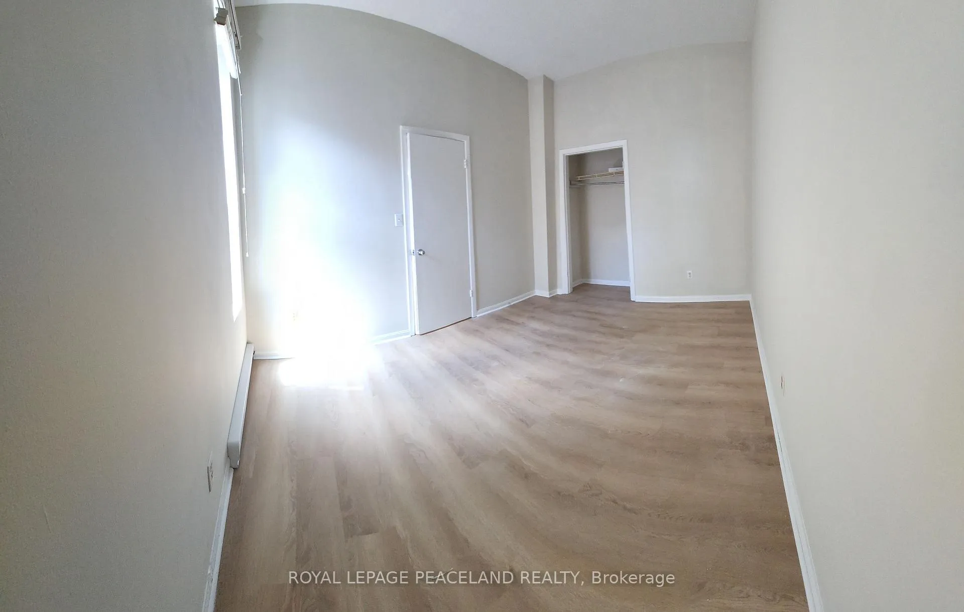 Photo 10 of Unit 5, 556 Spadina Crescent, Toronto, University — HOMEH