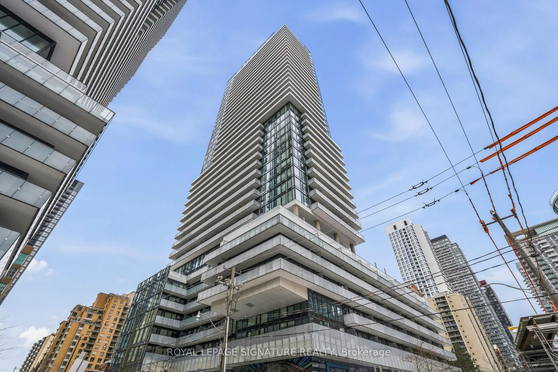 Photo 3 of Unit 306, 161 Roehampton Avenue, Toronto, Mount Pleasant West — HOMEH