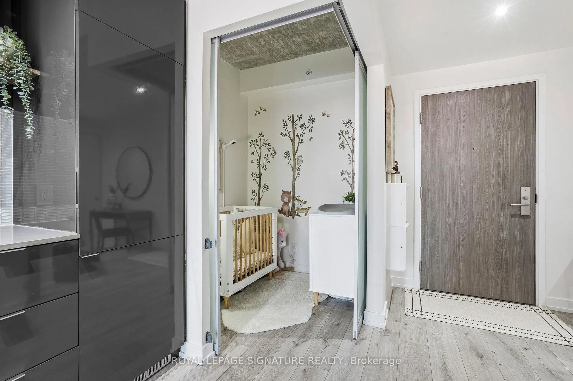 Photo 9 of Unit 306, 161 Roehampton Avenue, Toronto, Mount Pleasant West — HOMEH