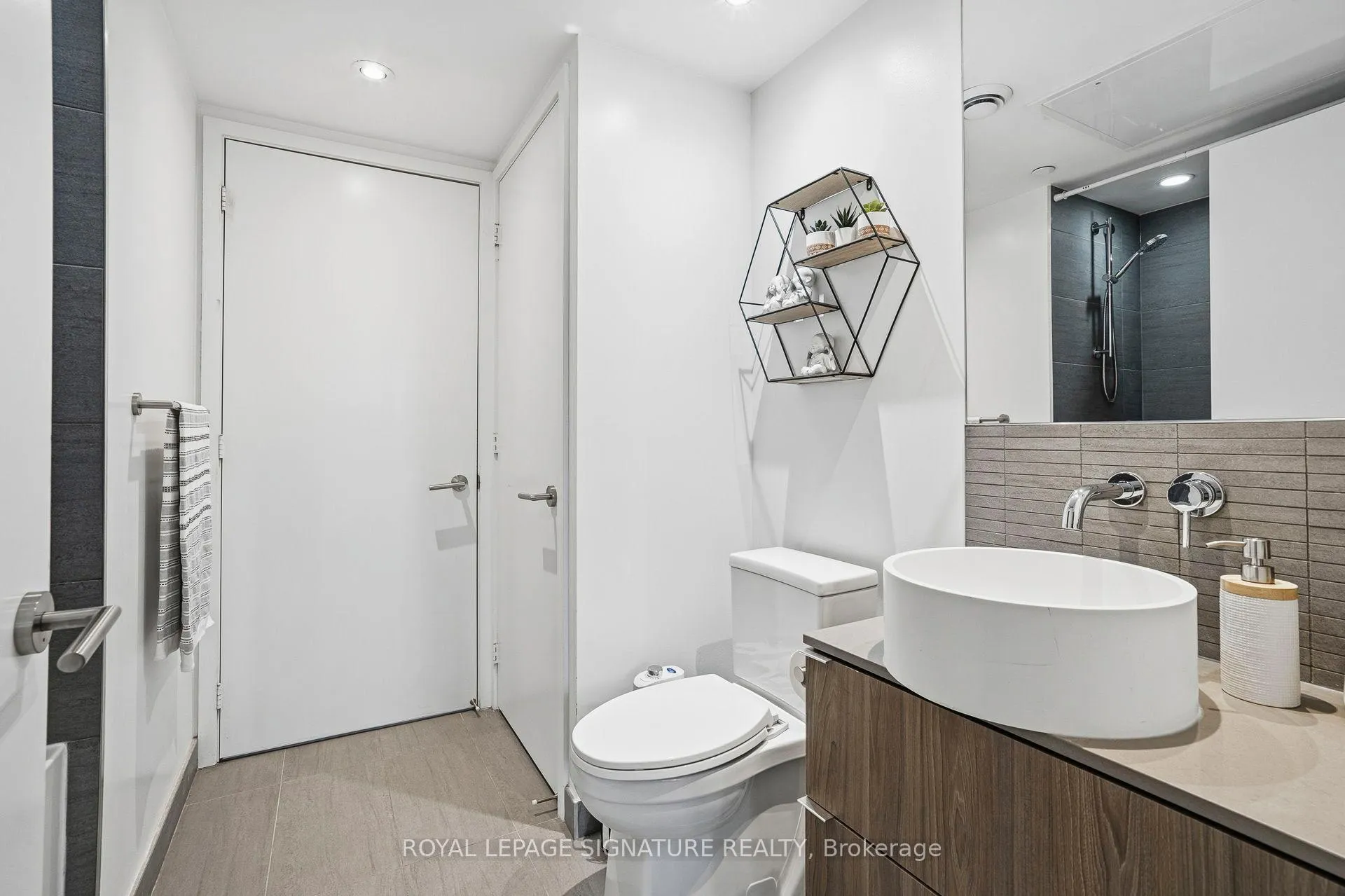 Photo 26 of Unit 306, 161 Roehampton Avenue, Toronto, Mount Pleasant West — HOMEH