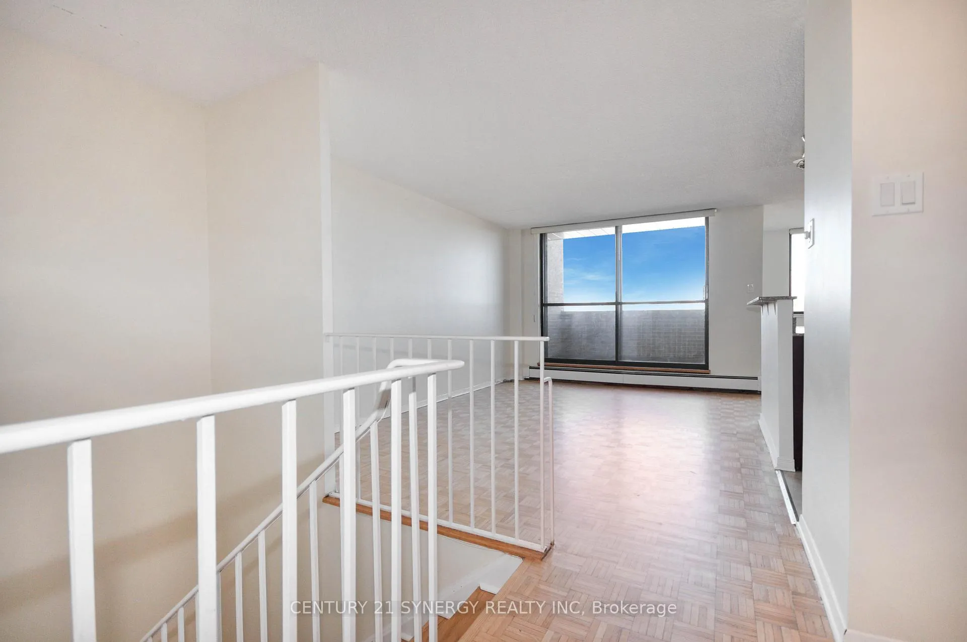 Photo 4 of Unit 631, 515 St Laurent Boulevard, Ottawa, Viscount Alexander Park — HOMEH