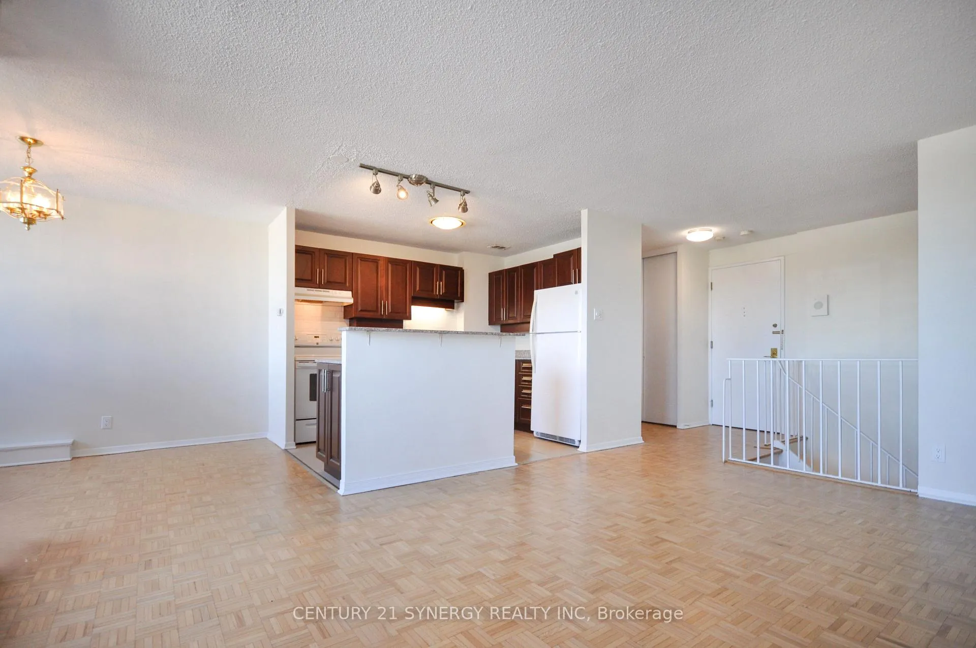 Photo 7 of Unit 631, 515 St Laurent Boulevard, Ottawa, Viscount Alexander Park — HOMEH