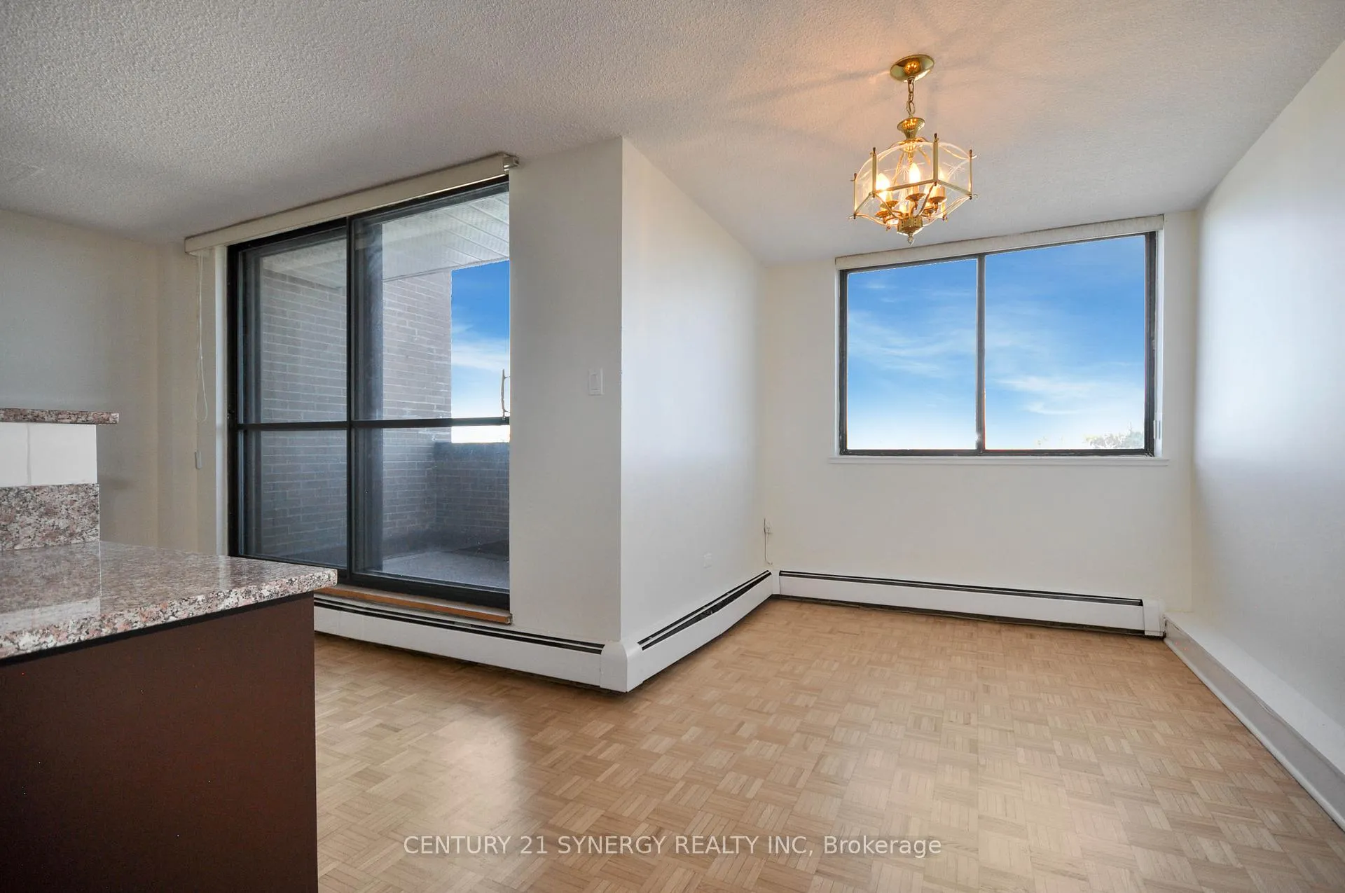 Photo 8 of Unit 631, 515 St Laurent Boulevard, Ottawa, Viscount Alexander Park — HOMEH