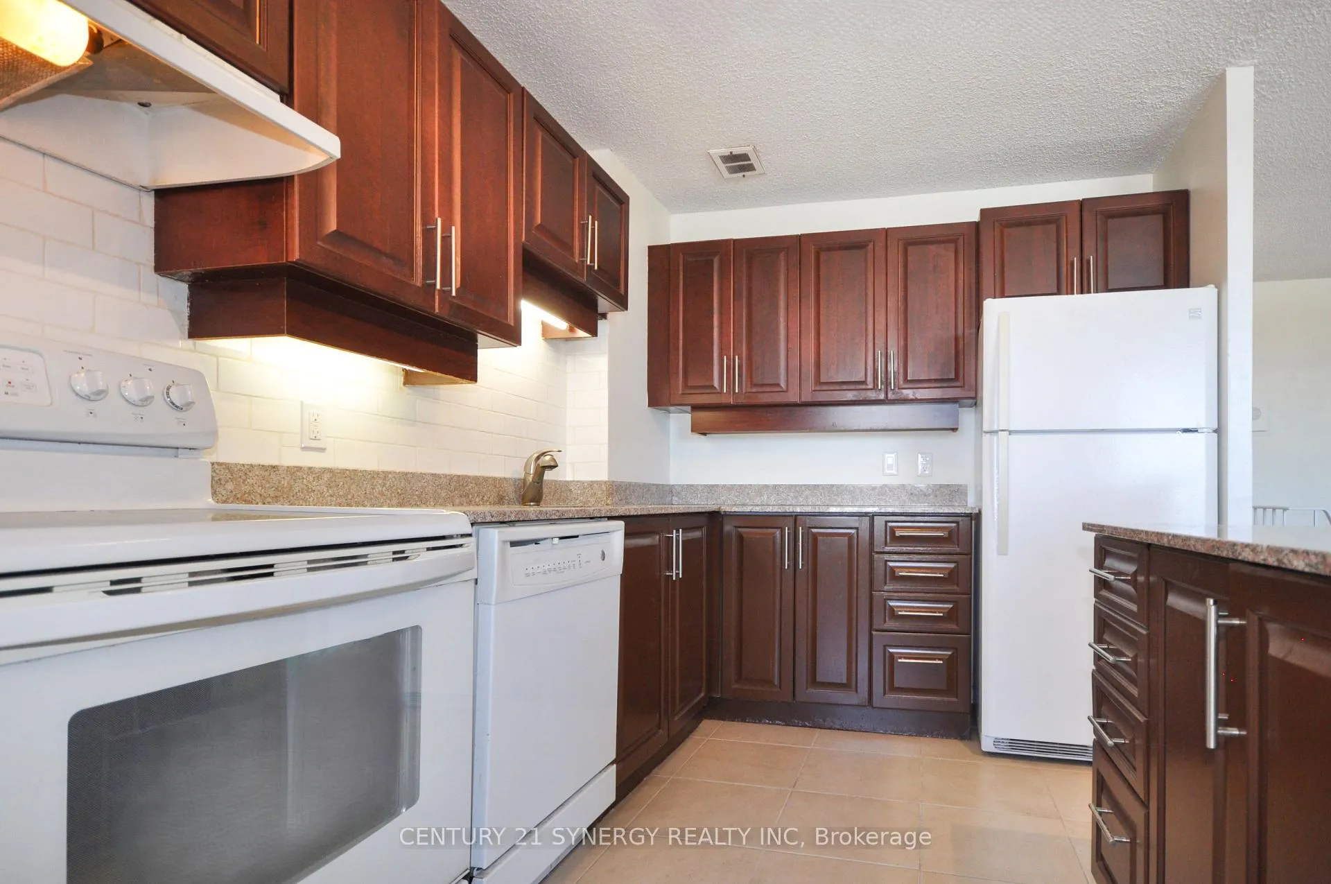 Photo 10 of Unit 631, 515 St Laurent Boulevard, Ottawa, Viscount Alexander Park — HOMEH