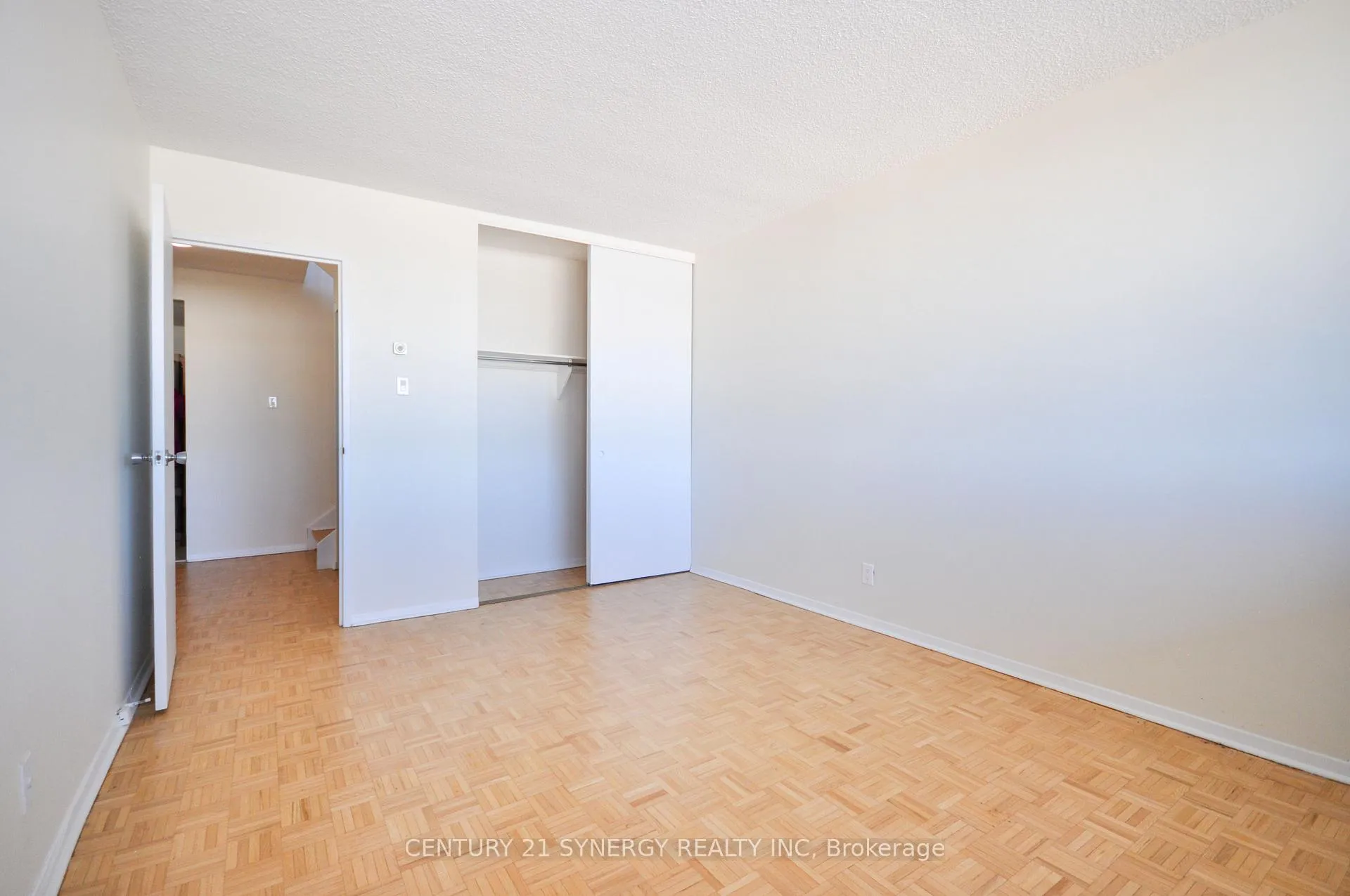 Photo 16 of Unit 631, 515 St Laurent Boulevard, Ottawa, Viscount Alexander Park — HOMEH