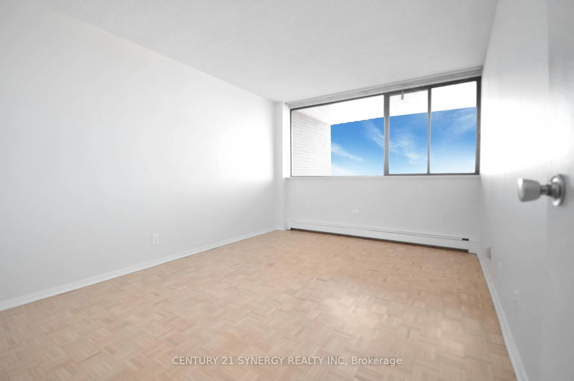 Photo 19 of Unit 631, 515 St Laurent Boulevard, Ottawa, Viscount Alexander Park — HOMEH