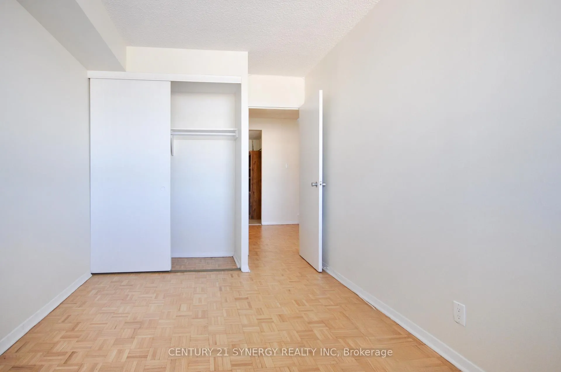 Photo 22 of Unit 631, 515 St Laurent Boulevard, Ottawa, Viscount Alexander Park — HOMEH