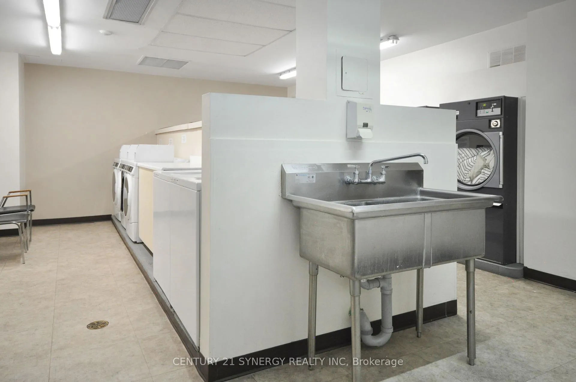 Photo 36 of Unit 631, 515 St Laurent Boulevard, Ottawa, Viscount Alexander Park — HOMEH