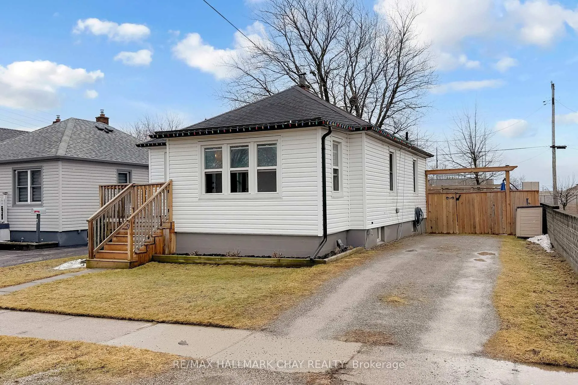 Photo 2 of 9 Bolton Avenue, Thorold, Thorold Downtown — HOMEH