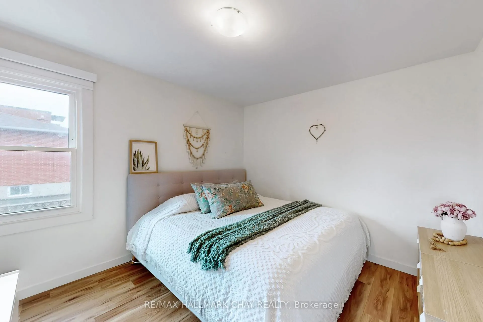 Photo 13 of 9 Bolton Avenue, Thorold, Thorold Downtown — HOMEH