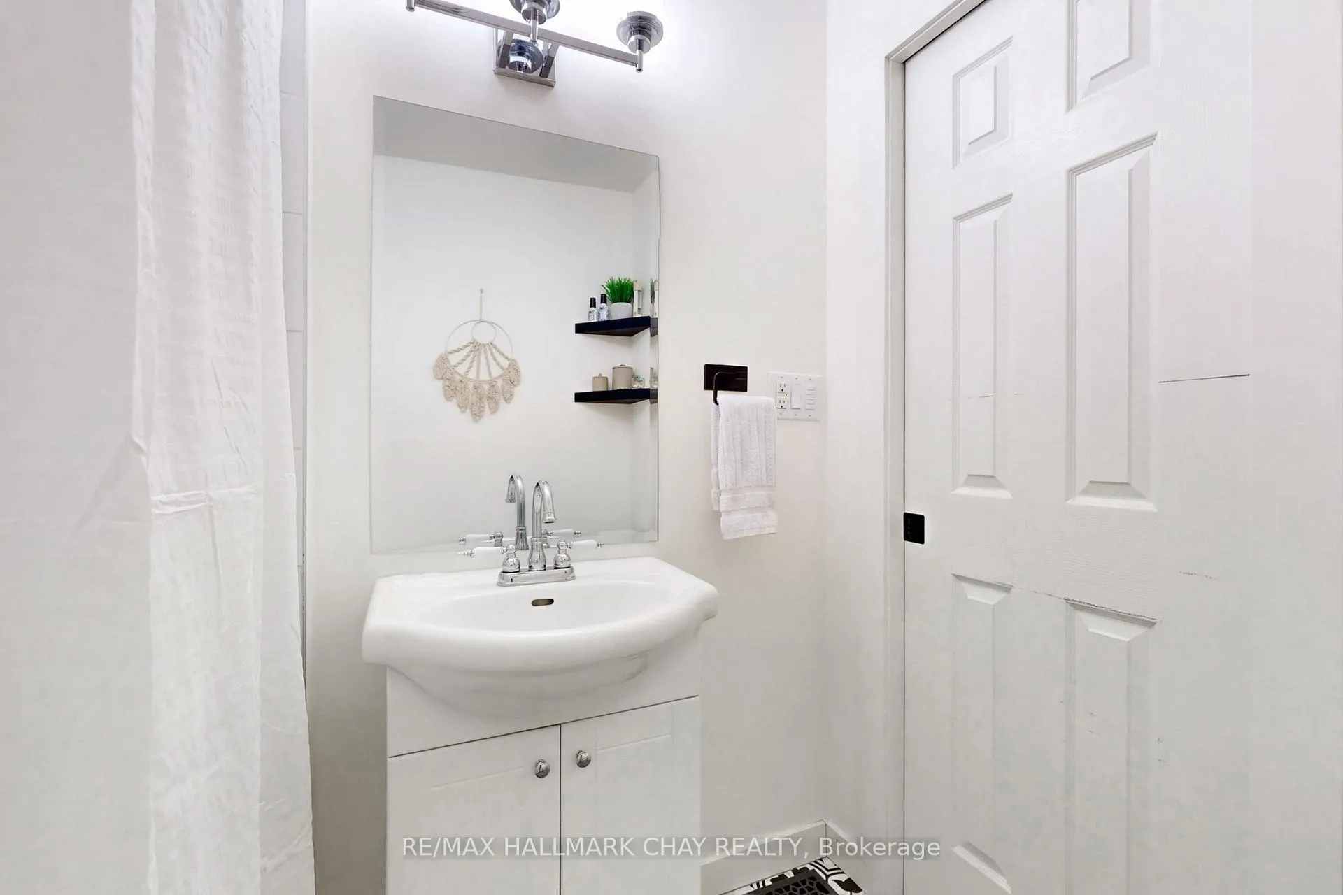 Photo 17 of 9 Bolton Avenue, Thorold, Thorold Downtown — HOMEH