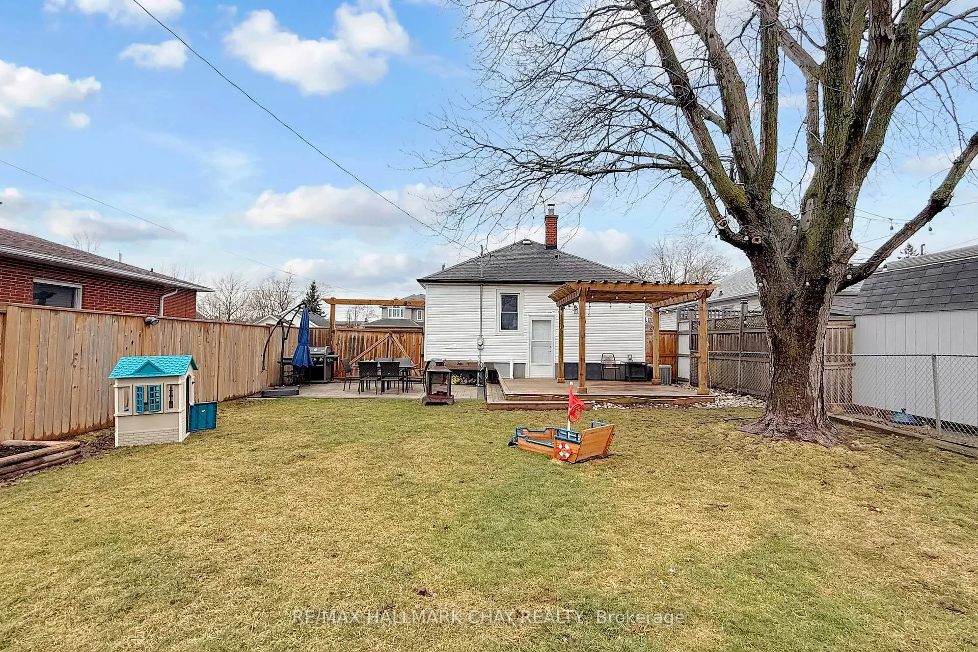 Photo 32 of 9 Bolton Avenue, Thorold, Thorold Downtown — HOMEH