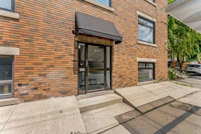 Photo 5 of Unit 7, 127 Victoria Avenue S, Hamilton, Stinson — HOMEH