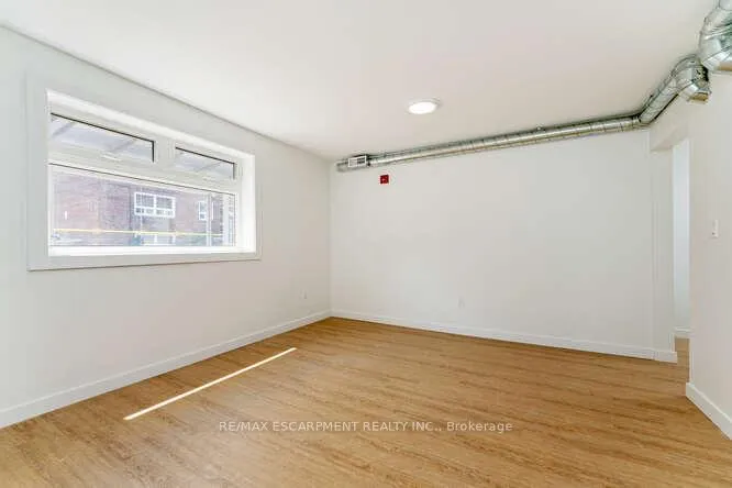 Photo 6 of Unit 7, 127 Victoria Avenue S, Hamilton, Stinson — HOMEH