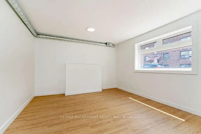 Photo 7 of Unit 7, 127 Victoria Avenue S, Hamilton, Stinson — HOMEH