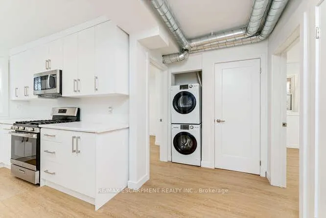 Photo 10 of Unit 7, 127 Victoria Avenue S, Hamilton, Stinson — HOMEH