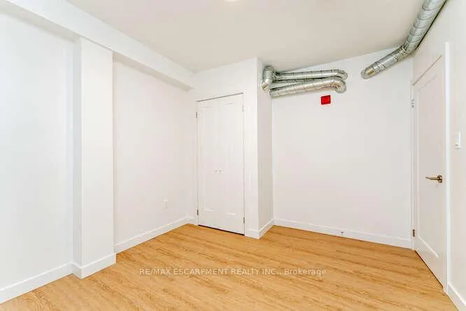 Photo 15 of Unit 7, 127 Victoria Avenue S, Hamilton, Stinson — HOMEH