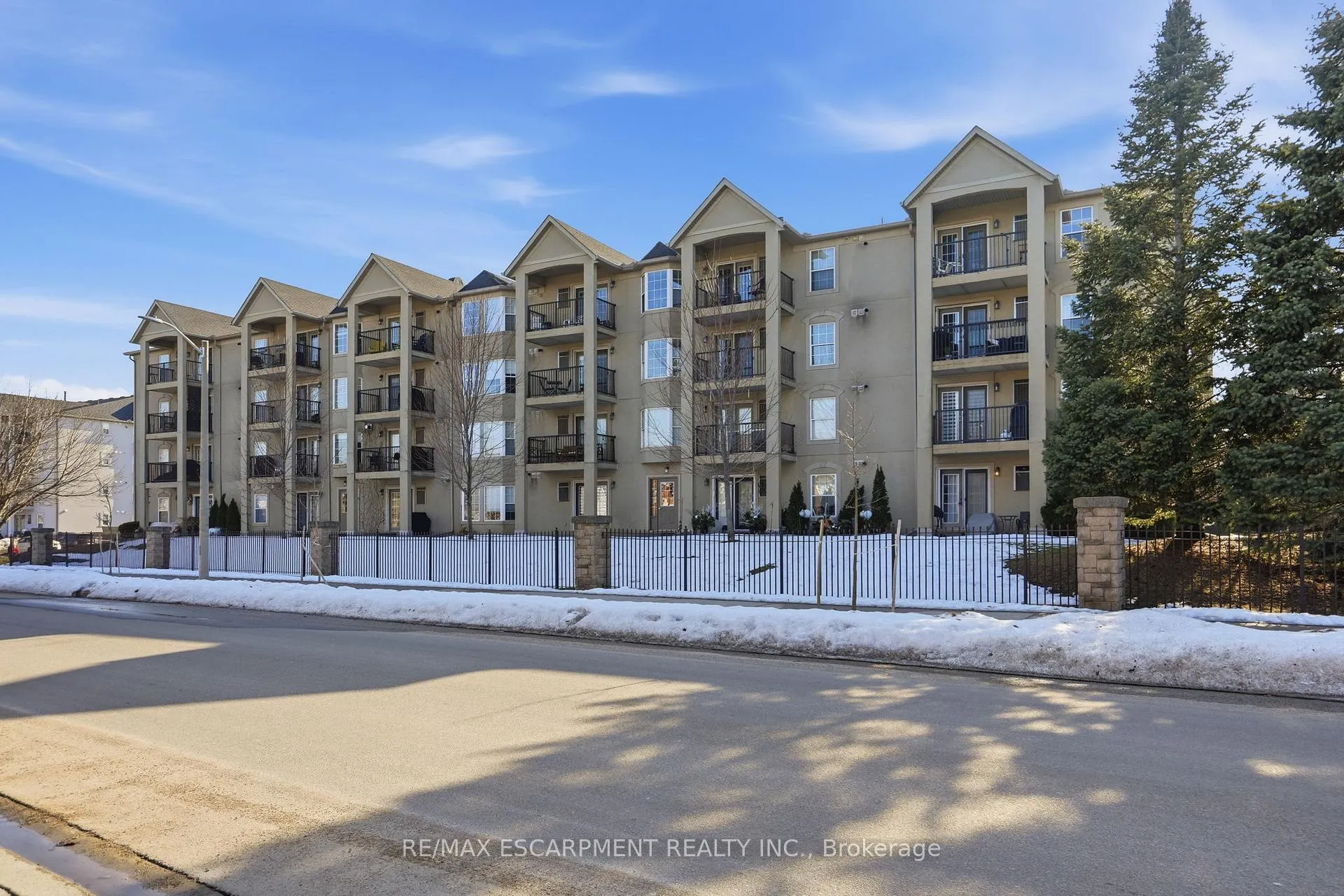 Photo 1 of Unit 309, 1431 Walkers Line, Burlington, Tansley — HOMEH