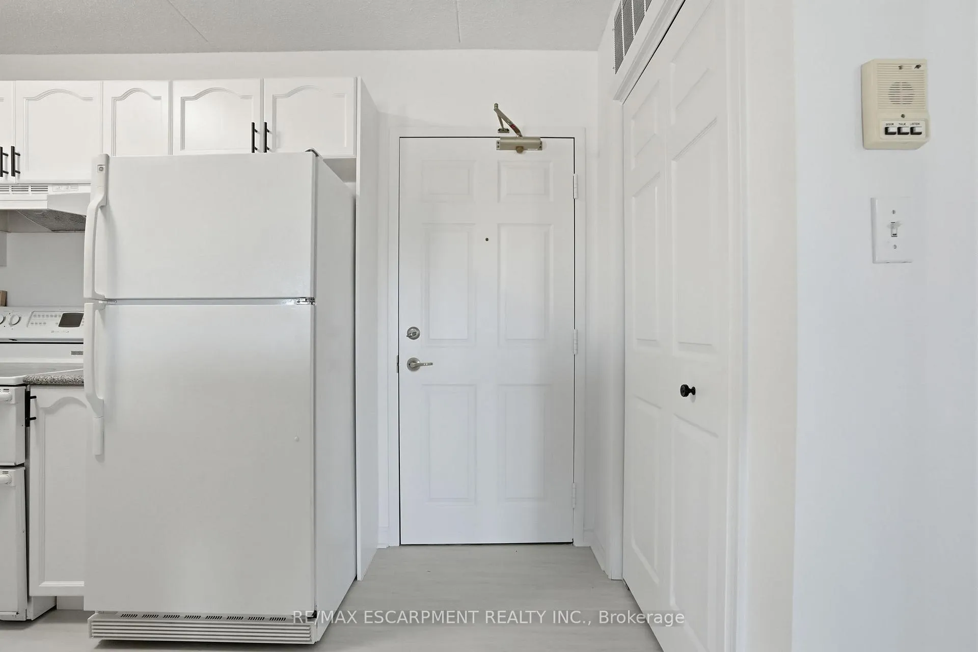Photo 3 of Unit 309, 1431 Walkers Line, Burlington, Tansley — HOMEH
