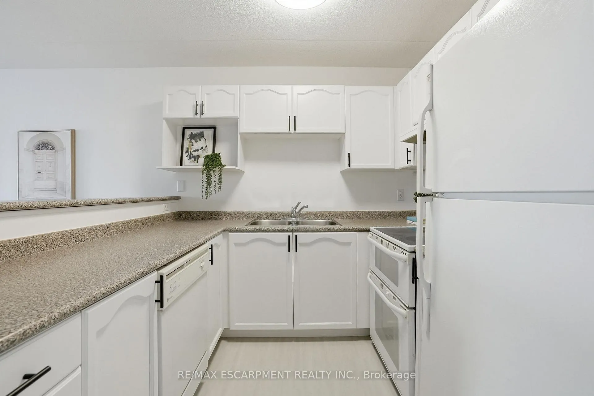 Photo 4 of Unit 309, 1431 Walkers Line, Burlington, Tansley — HOMEH