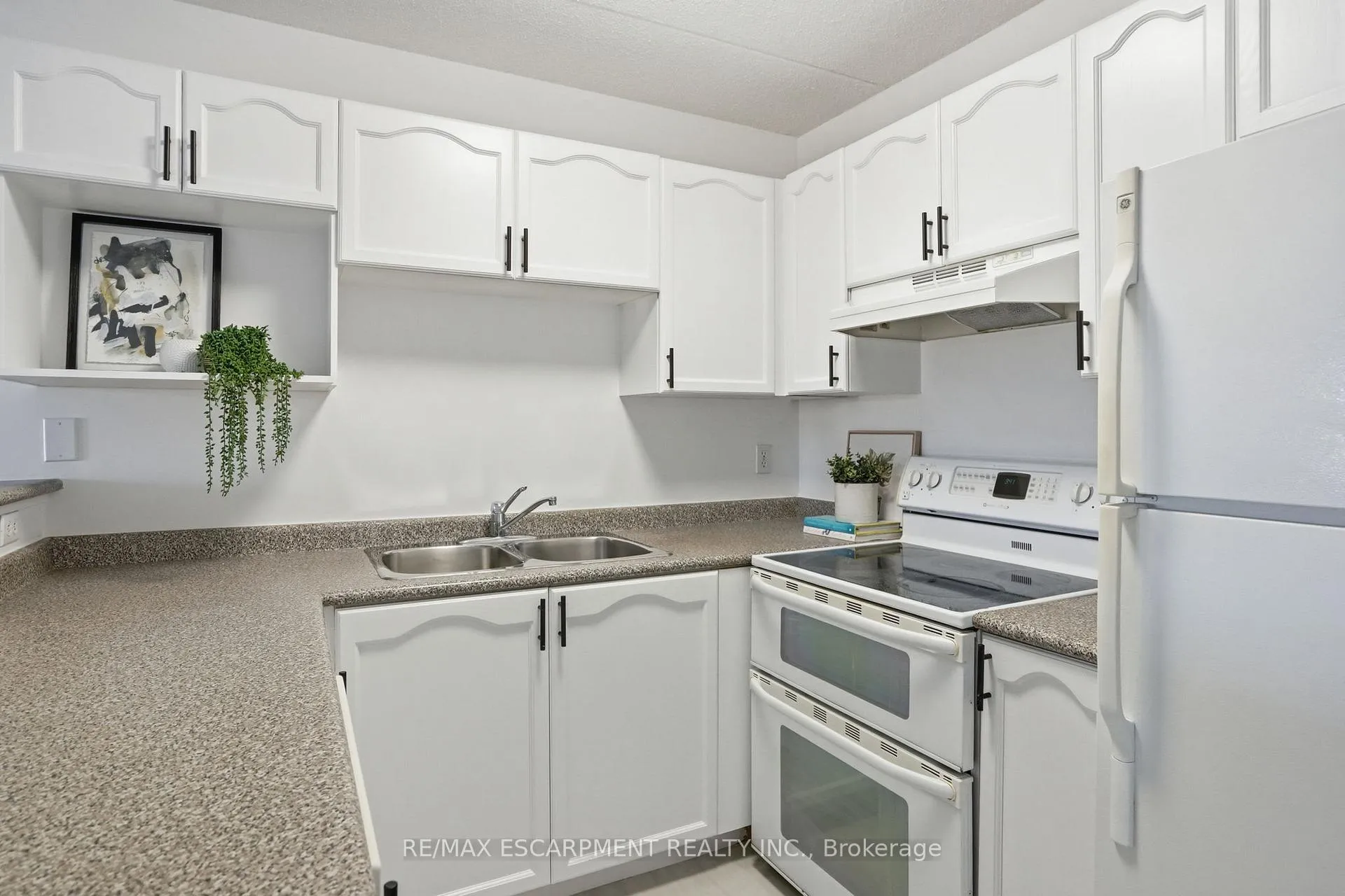 Photo 5 of Unit 309, 1431 Walkers Line, Burlington, Tansley — HOMEH