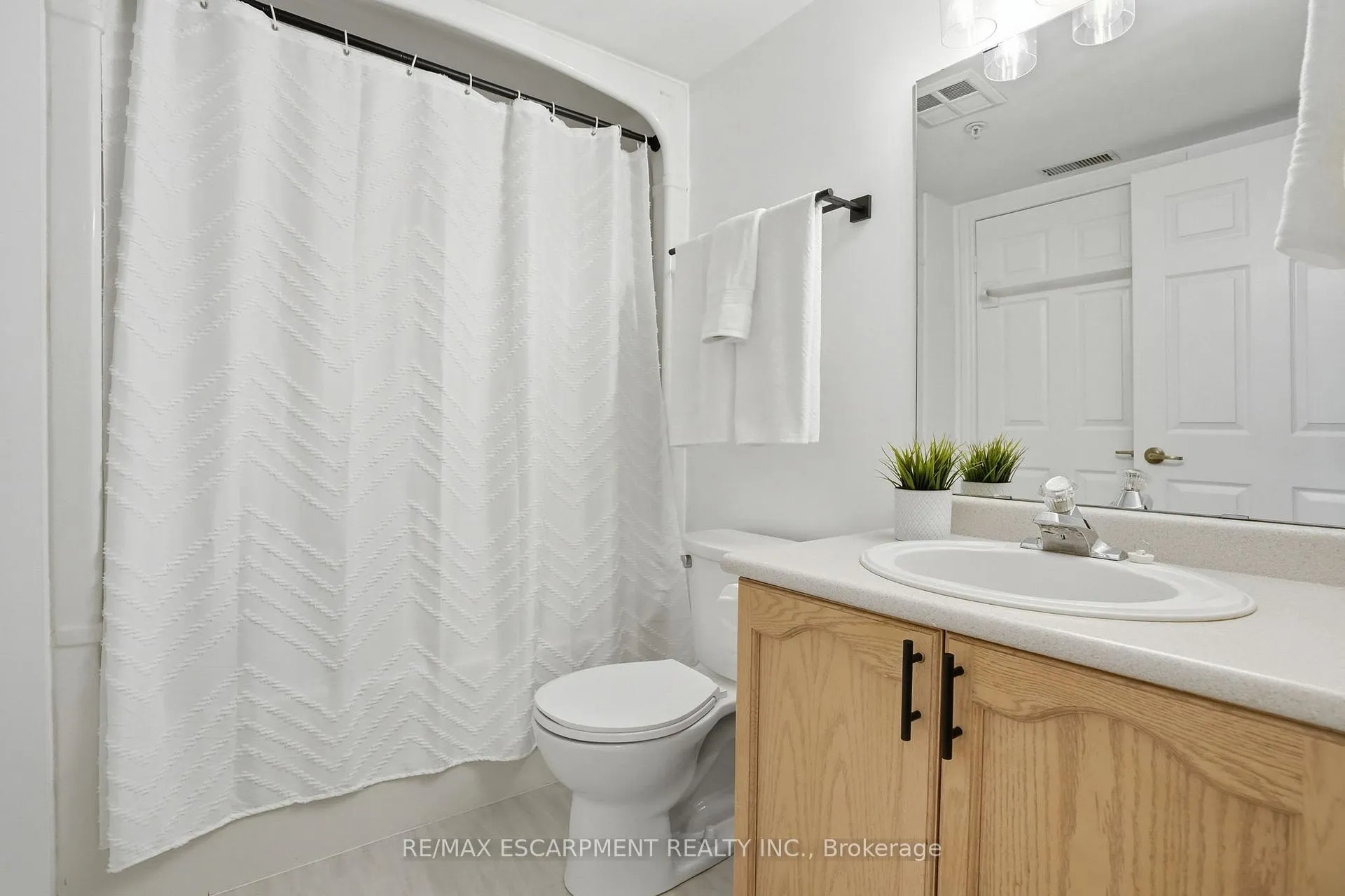 Photo 22 of Unit 309, 1431 Walkers Line, Burlington, Tansley — HOMEH