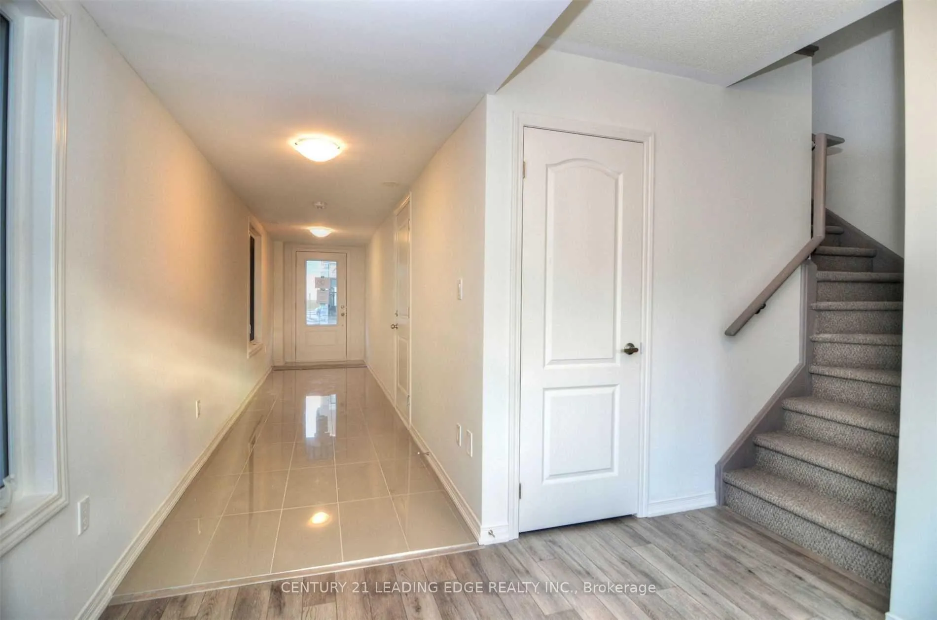 Photo 4 of 1416 Coral Springs Path, Oshawa, Taunton — HOMEH