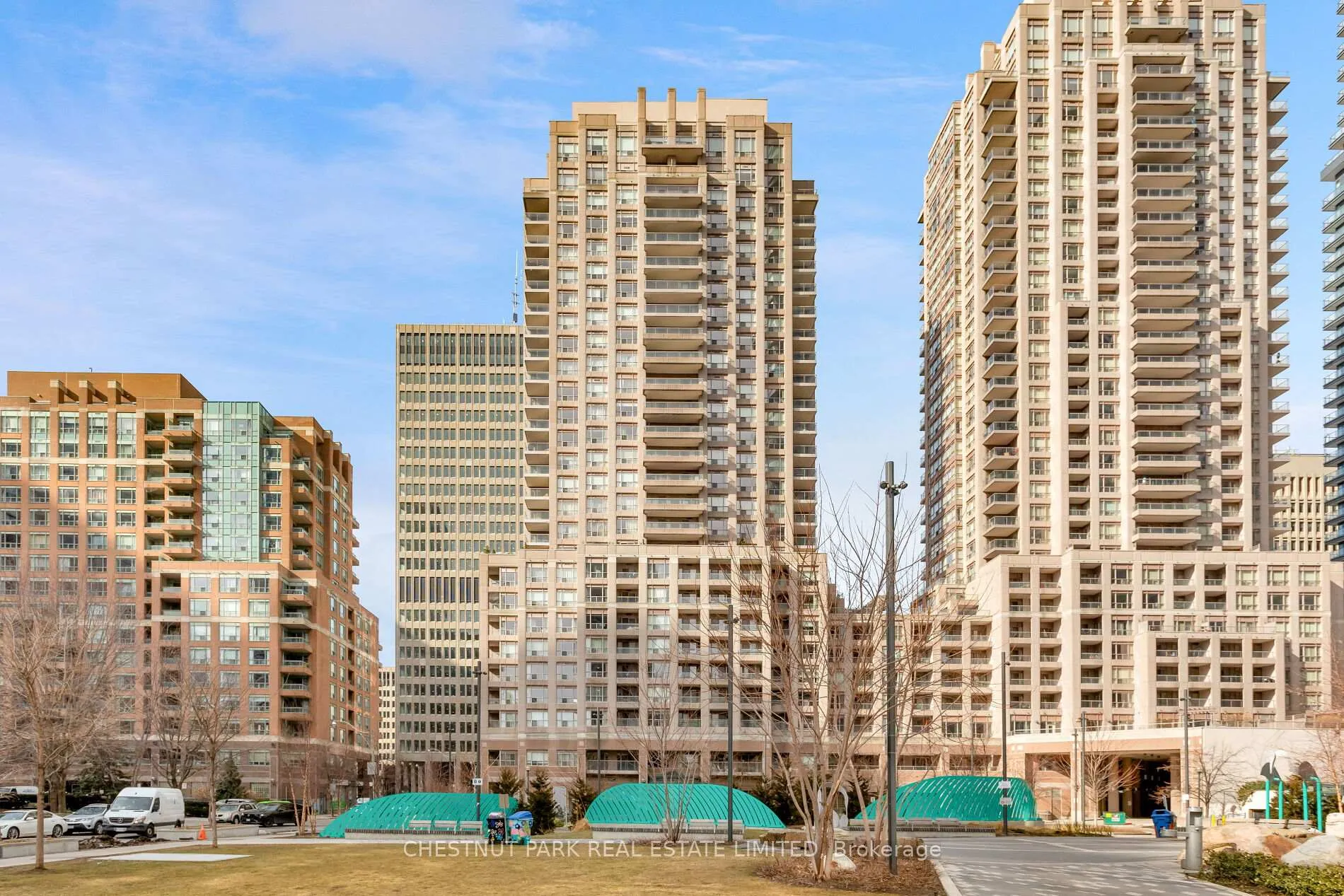 Front of Unit 710, 909 Bay Street