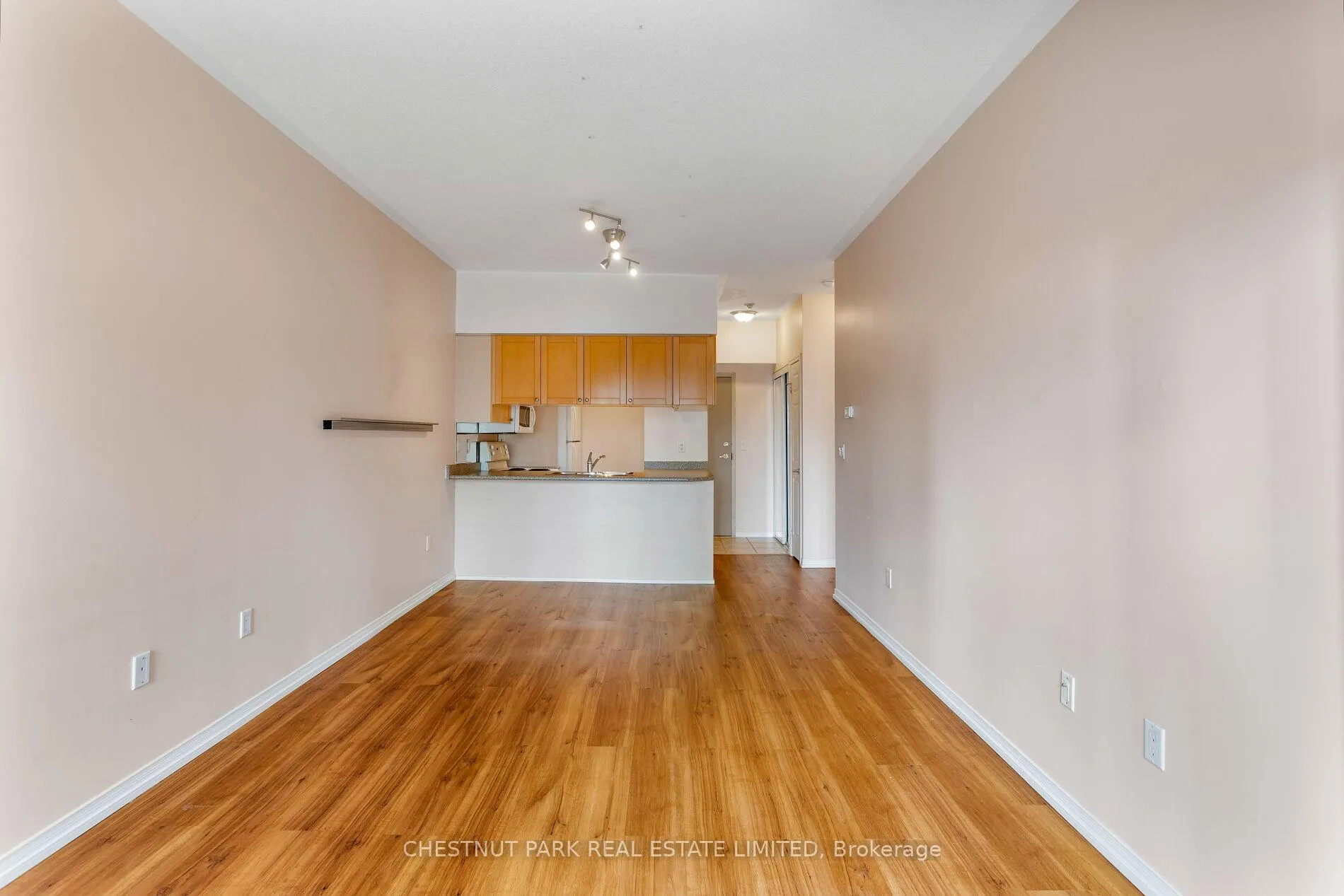 Photo 3 of Unit 710, 909 Bay Street, Toronto, Bay Street Corridor — HOMEH