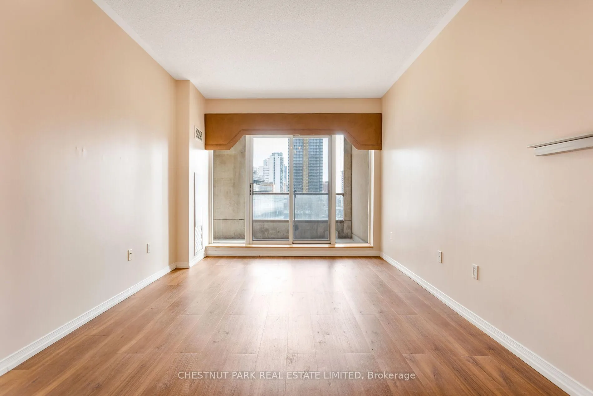 Photo 6 of Unit 710, 909 Bay Street, Toronto, Bay Street Corridor — HOMEH