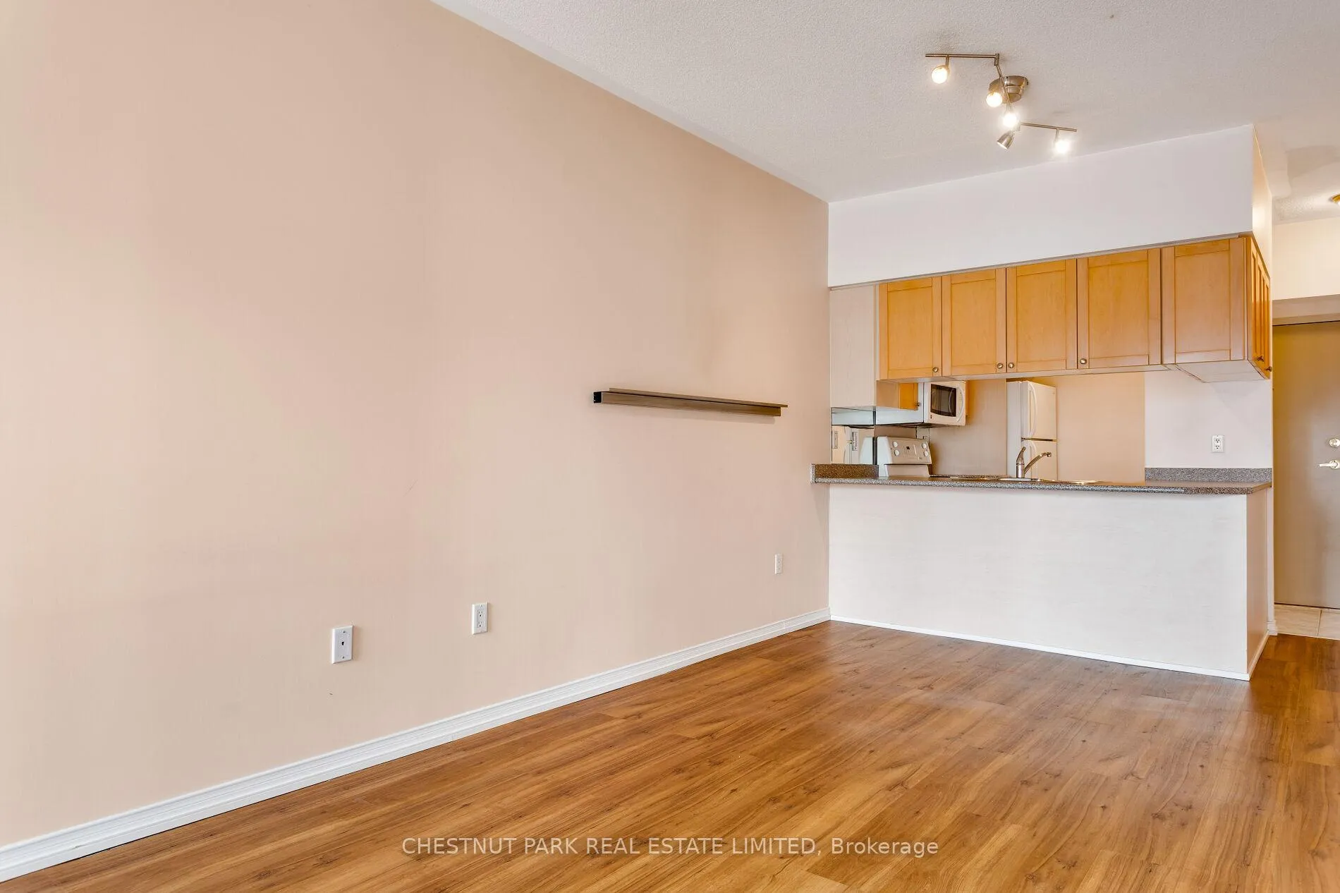 Photo 9 of Unit 710, 909 Bay Street, Toronto, Bay Street Corridor — HOMEH