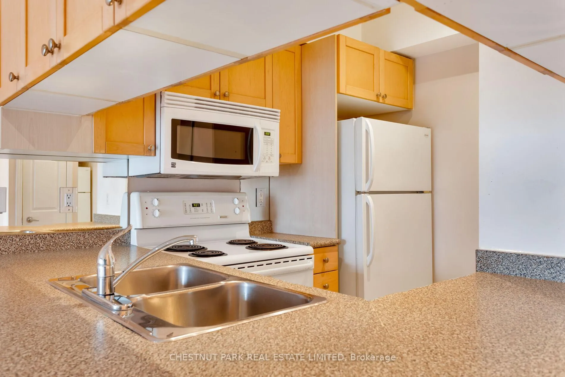 Photo 12 of Unit 710, 909 Bay Street, Toronto, Bay Street Corridor — HOMEH