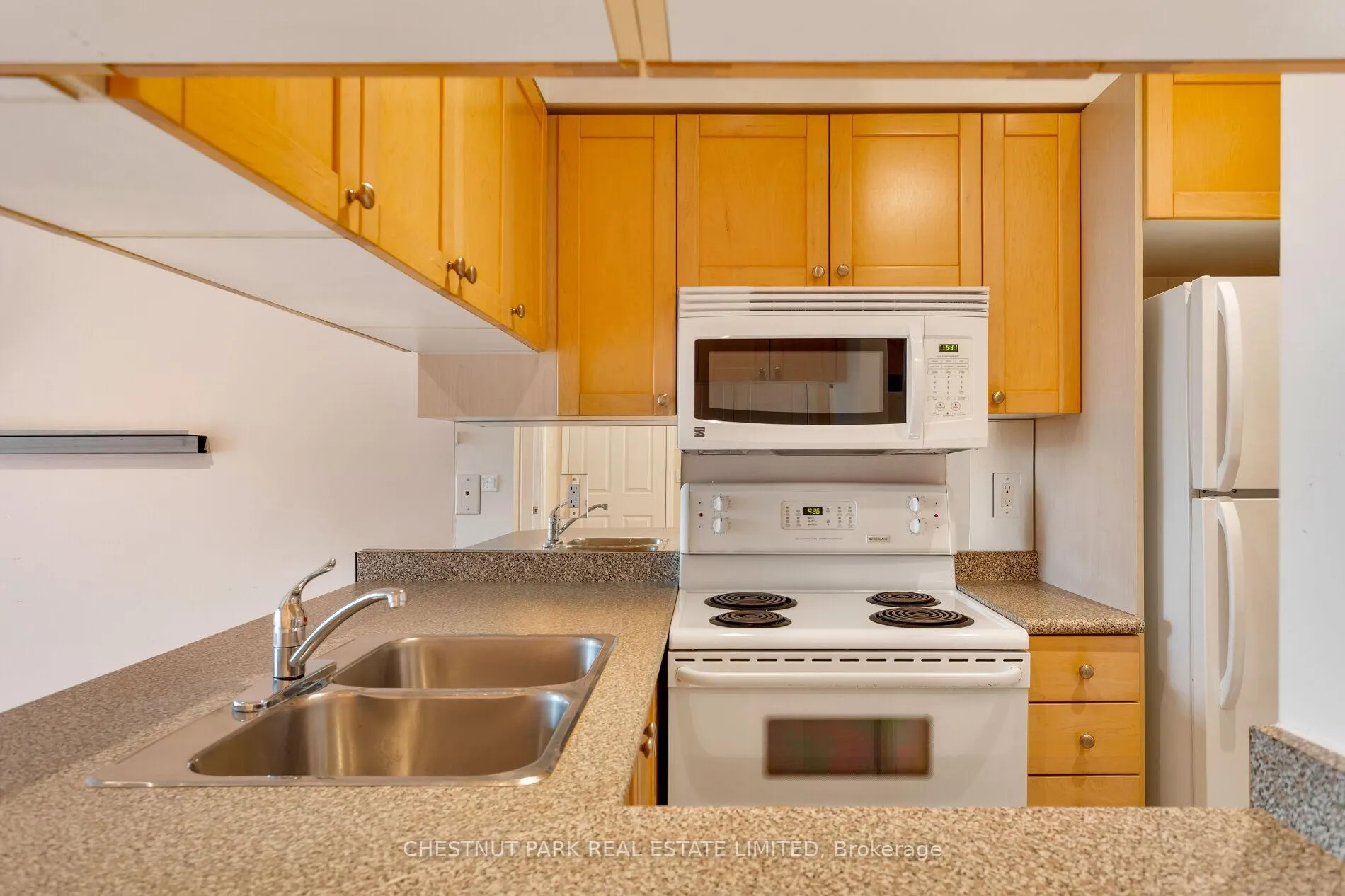 Photo 13 of Unit 710, 909 Bay Street, Toronto, Bay Street Corridor — HOMEH