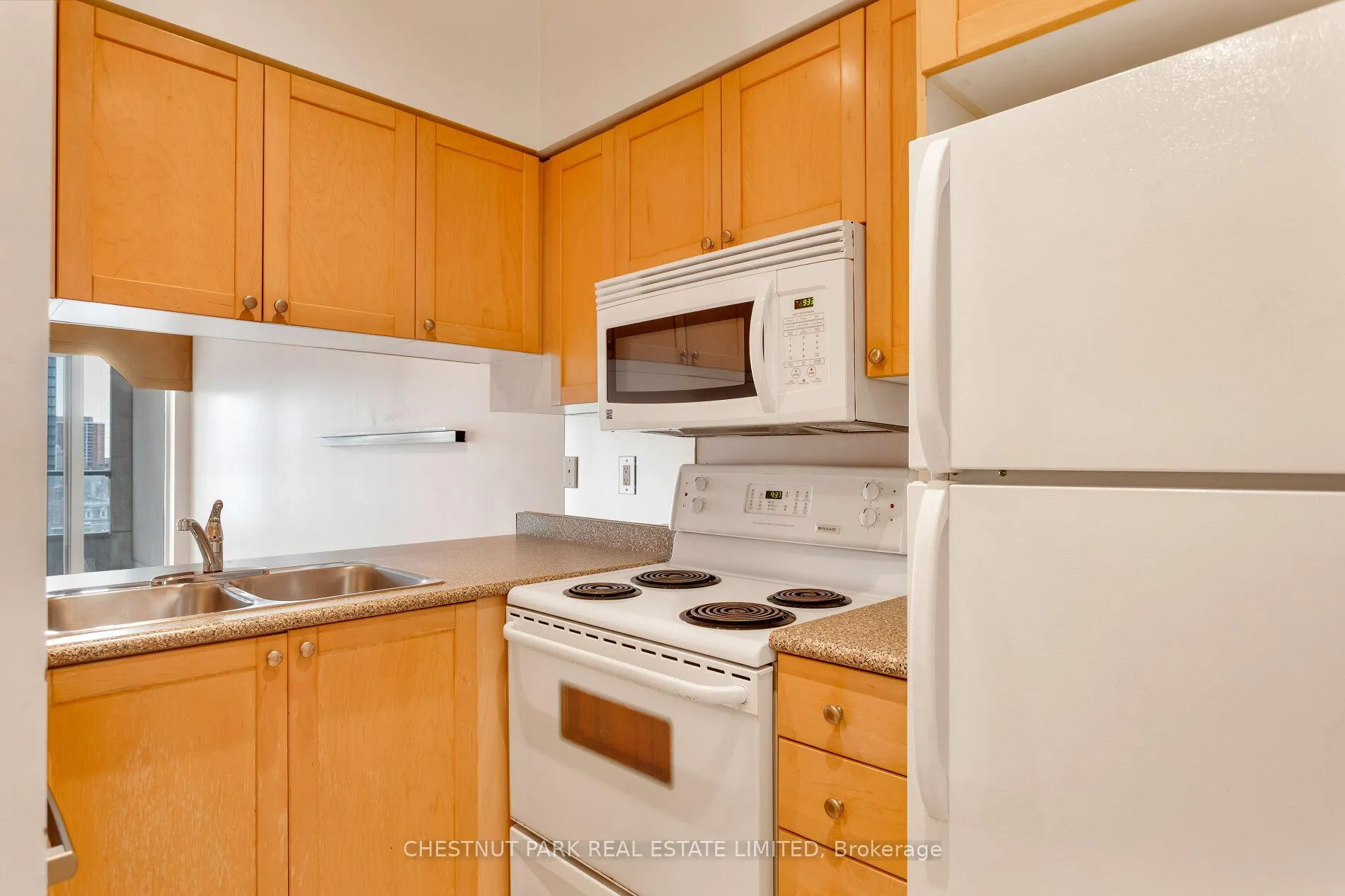 Photo 14 of Unit 710, 909 Bay Street, Toronto, Bay Street Corridor — HOMEH