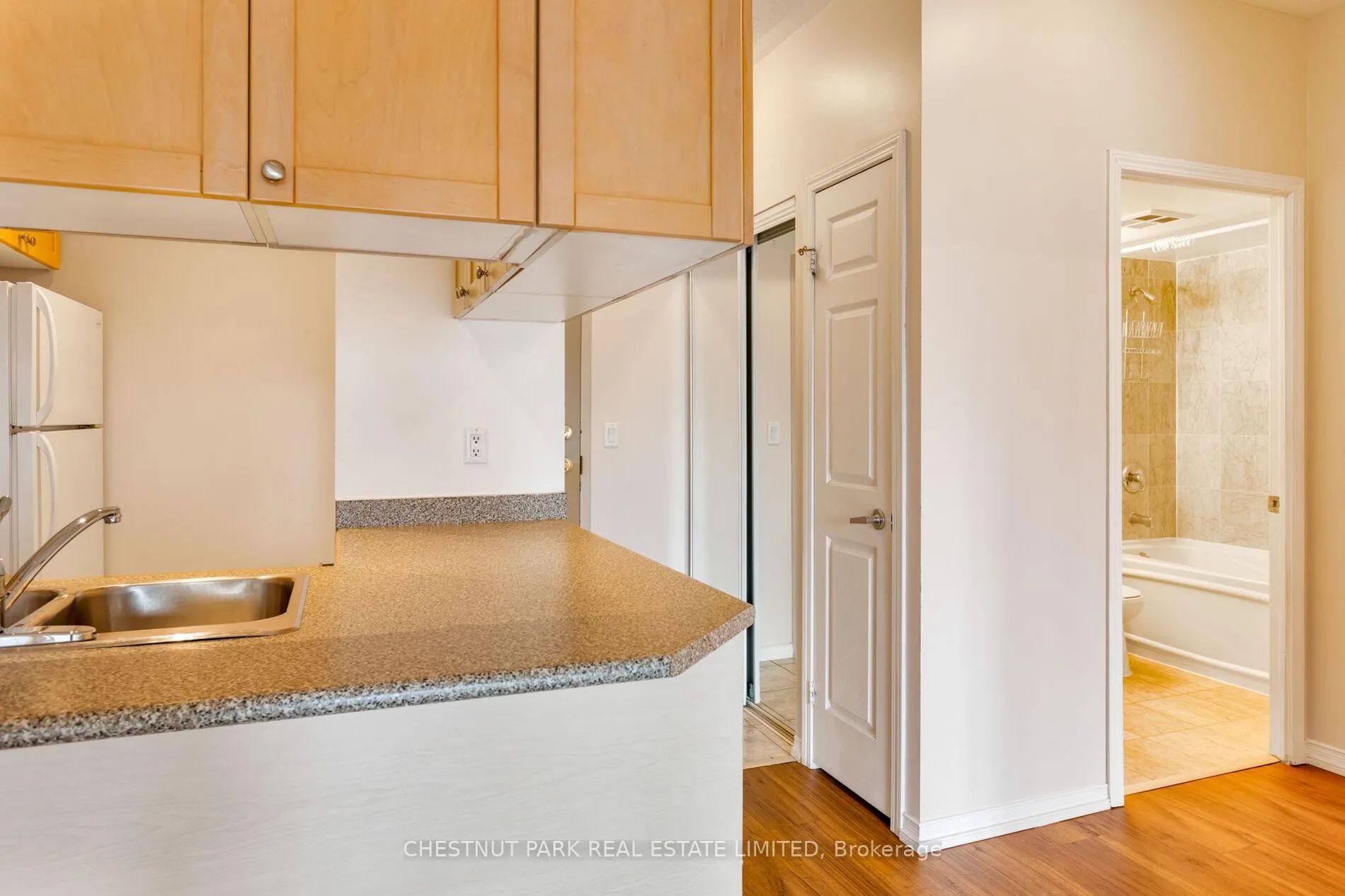 Photo 15 of Unit 710, 909 Bay Street, Toronto, Bay Street Corridor — HOMEH