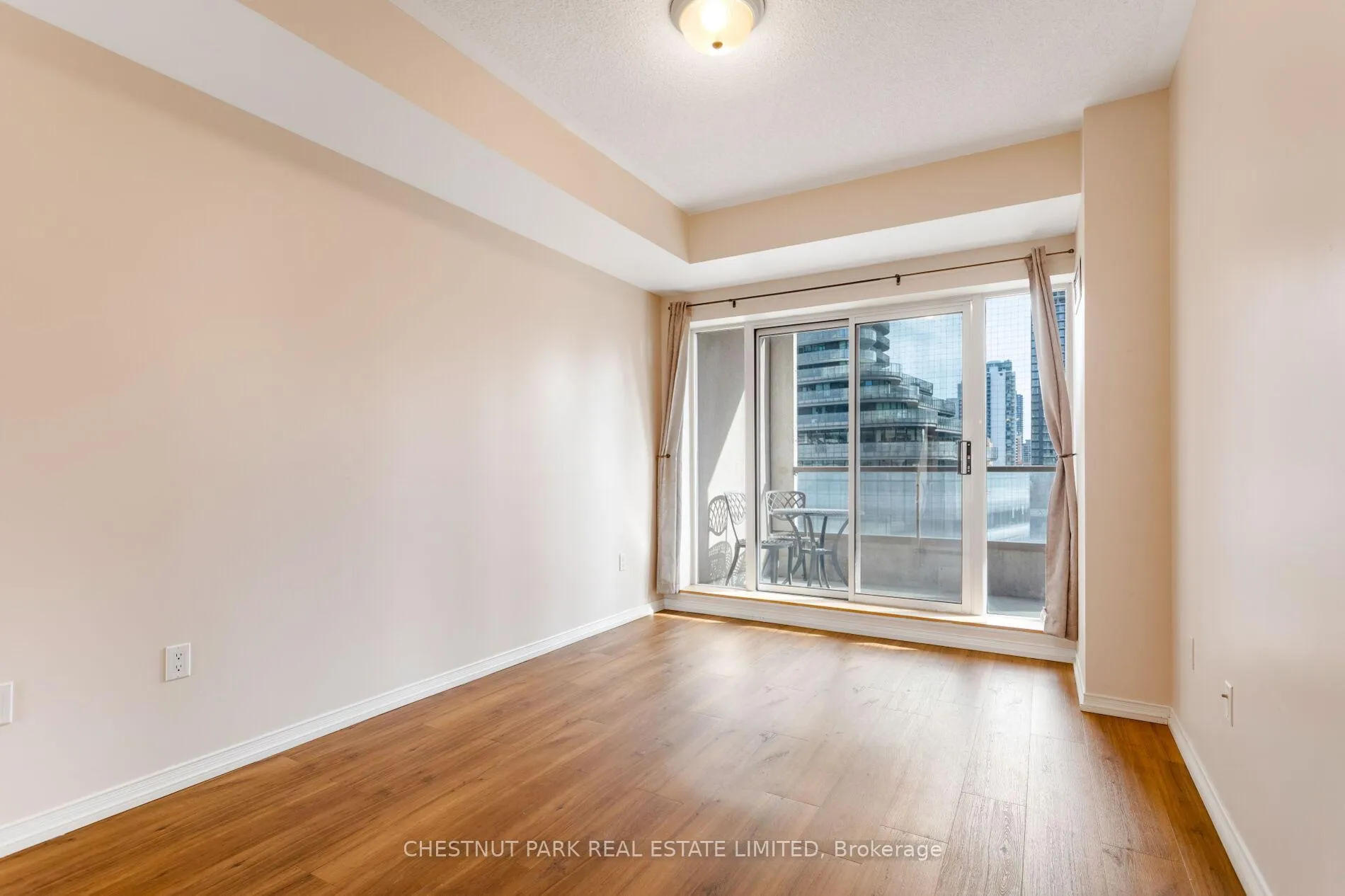 Photo 18 of Unit 710, 909 Bay Street, Toronto, Bay Street Corridor — HOMEH