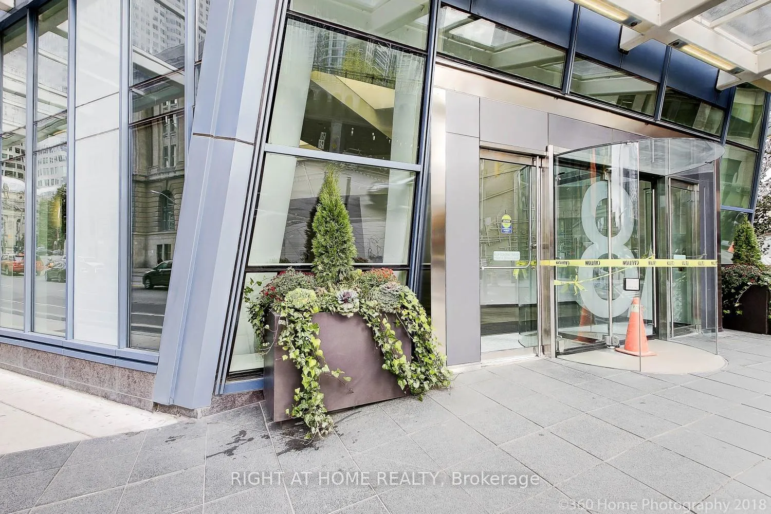 Photo 2 of Unit 4507, 8 The Esplanade Avenue, Toronto, Waterfront Communities — HOMEH