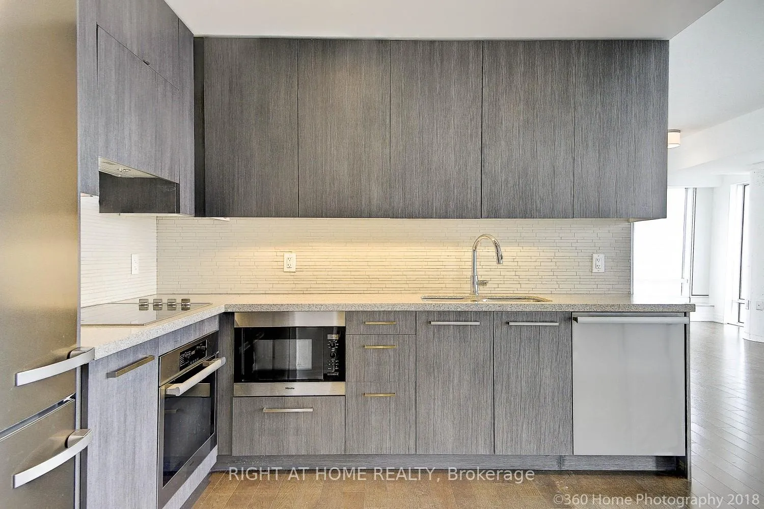 Photo 8 of Unit 4507, 8 The Esplanade Avenue, Toronto, Waterfront Communities — HOMEH
