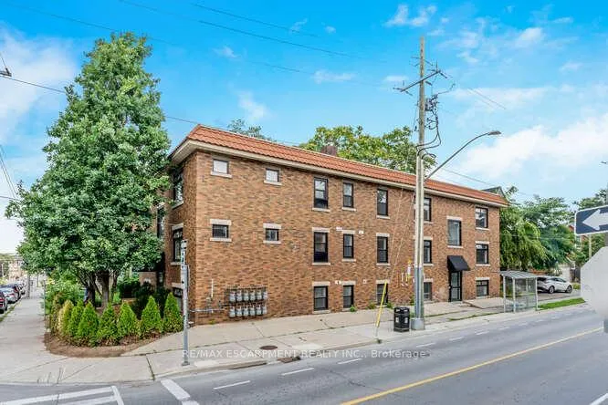 Front of Unit 1, 127 Victoria Avenue S