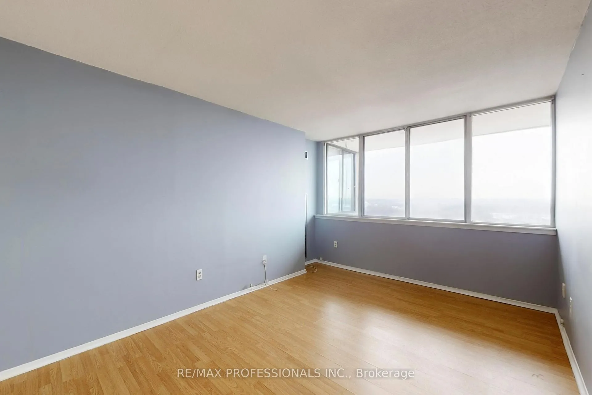 Photo 13 of Unit 1911, 10 Markbrook Lane, Etobicoke, Mount Olive-Silverstone-Jamestown — HOMEH