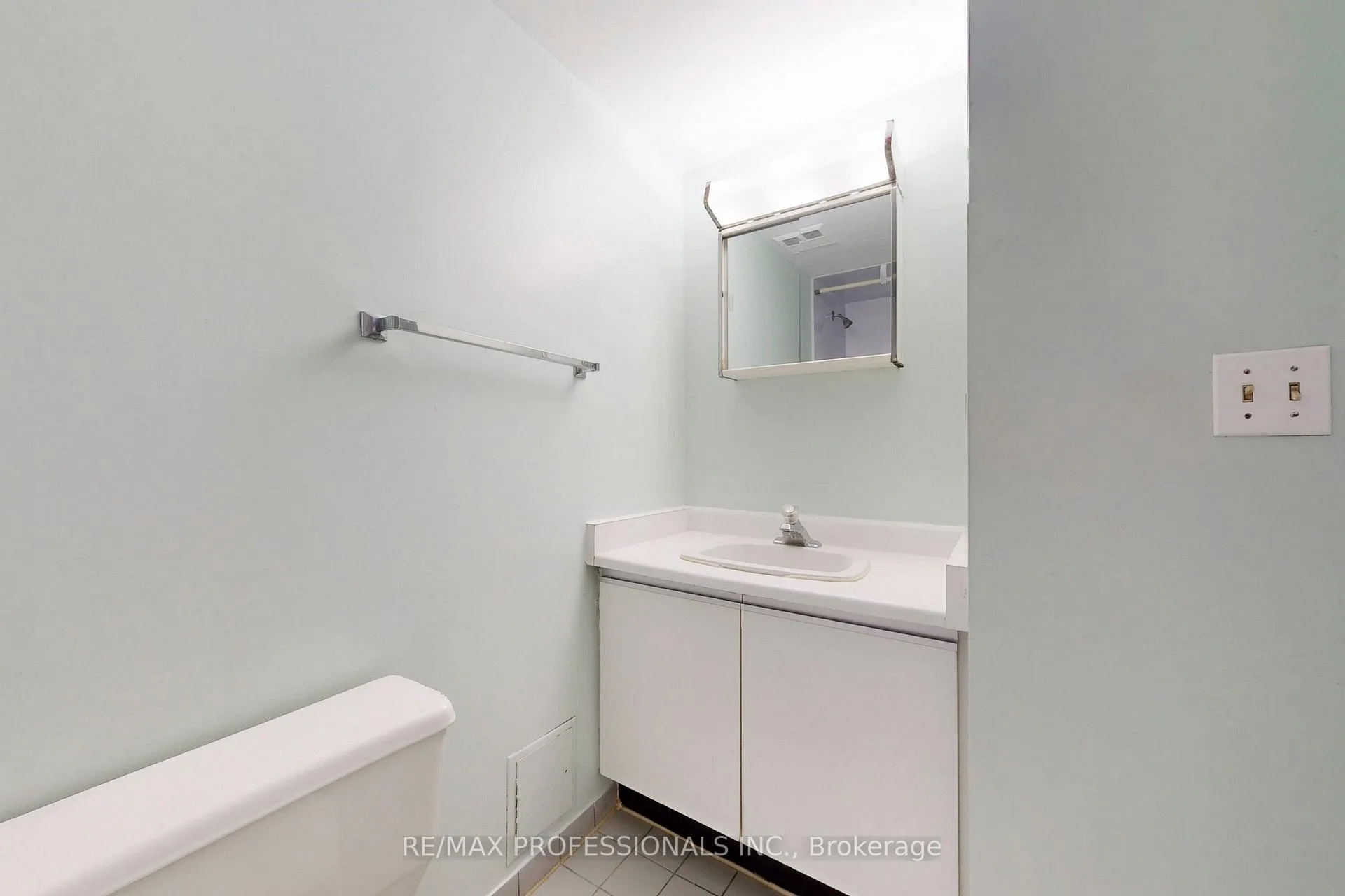 Photo 14 of Unit 1911, 10 Markbrook Lane, Etobicoke, Mount Olive-Silverstone-Jamestown — HOMEH